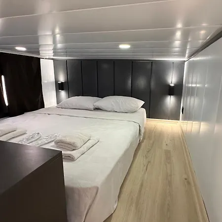 Flu Alacati Tiny House Szálloda Çeşme